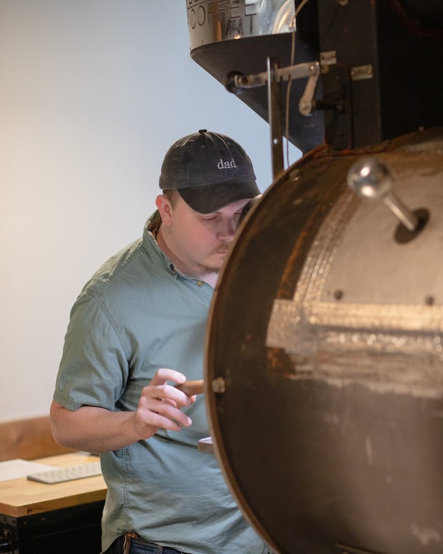 Alex roastery Alex roasting coffee